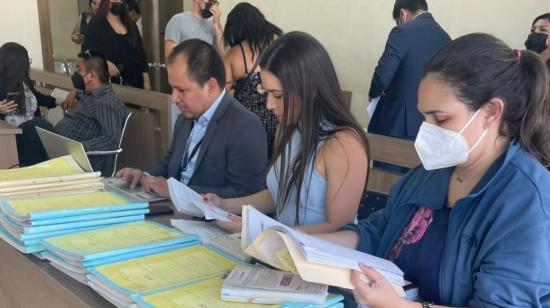 Representantes de la Fiscalía durante la audiencia de llamamiento a juicio en el caso de presunto peculado en el Hospital del Guasmo, este 27 de julio de 2023.