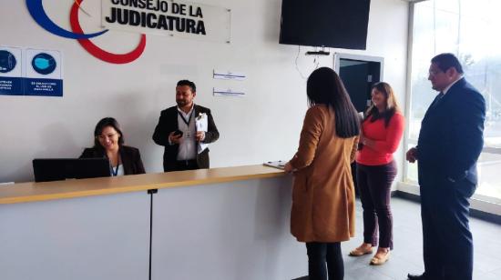 Funcionarios judiciales en una evaluación en Tungurahua el 10 de julio de 2023.