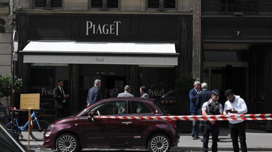 Exteriores de la joyería Piaget en París, luego de un robo, el 1 de agosto de 2023. 