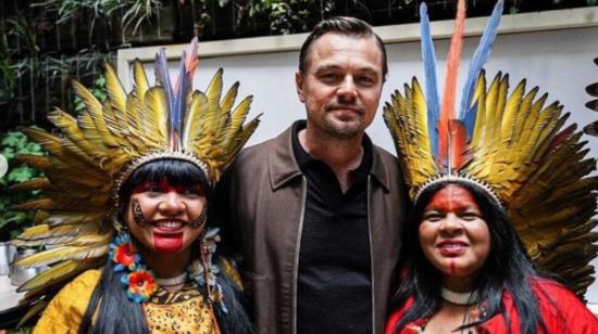 Leonardo DiCaprio junto a mujeres indígenas de Brasil., mayo de 2022.