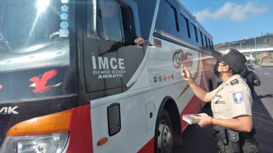 Control en las carreteras de Ecuador en el feriado por el feriado del 10 de Agosto, en 2022. 