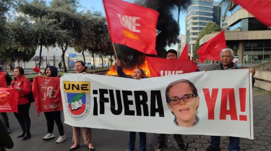 Una manifestación de la UNE contra la Ministra de Educación, en Quito, el 17 de mayo de 2023.