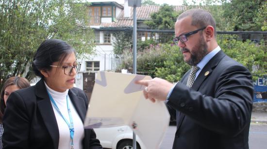 El ministro de Ambiente, José Antonio Dávalos, presentó un pedido de revocatoria a la suspensión de la Consulta Ambiental.