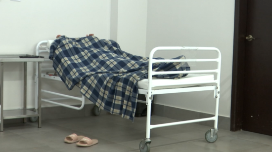 Un joven es tratado por síndrome abstinencia y consumo problemático de drogas en el Hospital Bicentenario de Guayaquil.  