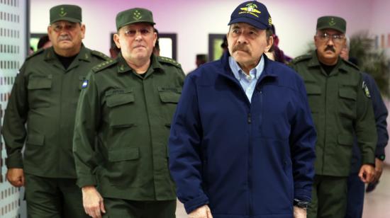 El presidente de Nicaragua, Daniel Ortega, junto a generales del ejército, el 31 de julio de 2023.