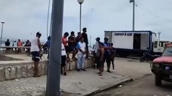 Pescadores artesanales en el puerto de Chanduy en Santa Elena, el 17 de agosto de 2023.