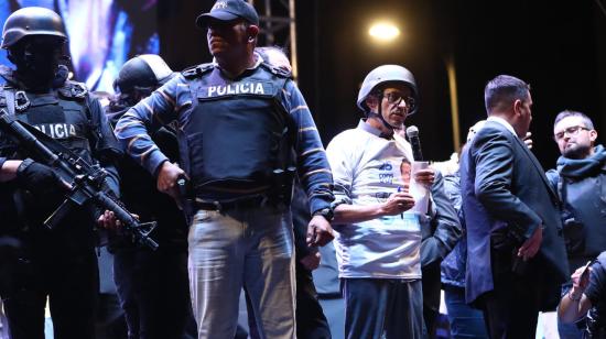 El candidato de Construye, Christian Zurita, que reemplazó en la papeleta a Fernando Villavicencio, en un acto de campaña, Quito, 17 de agosto de 2023. 