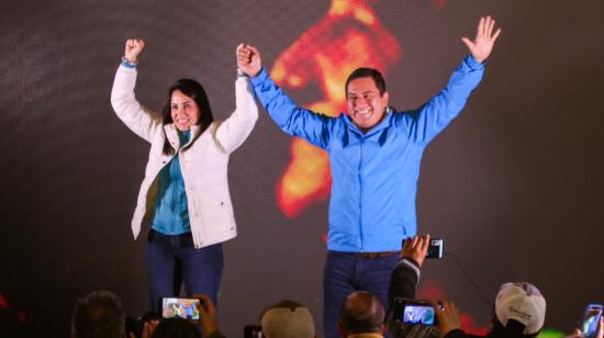 La candidata a la Presidencia, Luisa González, junto a su compañero de fórmula, Andrés Arauz, tras los resultados de las elecciones, Quito, 20 de agosto de 2023. 