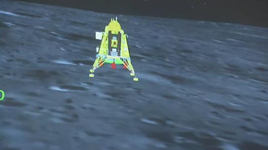 Imagen en video de la nave Chandrayaan-3 aterrizando en la Luna, el 23 de agosto de 2023. 