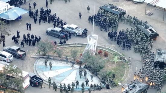 Militares y policías ingresaron a la Penitenciaría del Litoral el 25 de agosto de 2023.