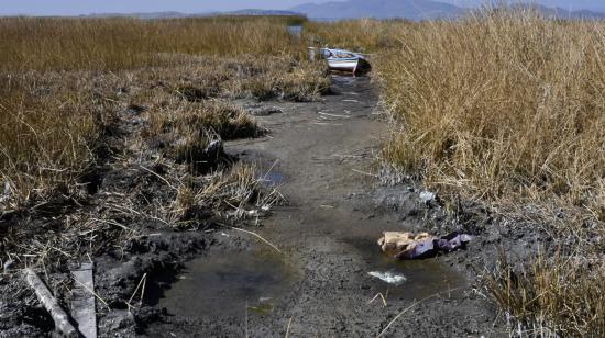 El lago Titicaca, que comparten Bolivia y Perú, llegó a sus límites más bajos el 9 de agosto de 2023. 