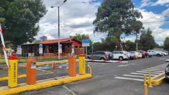 Imagen de un estacionamiento en el sector La Carolina el 28 de agosto de 2023.