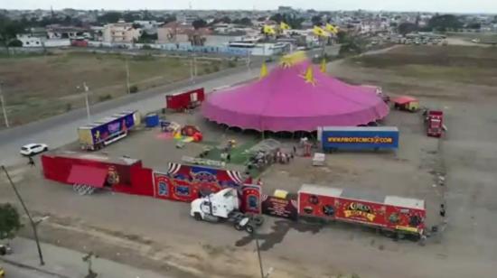 Vista aérea del circo en Machala, que dejó la ciudad tras extorsiones, el 28 de agosto de 2023. 