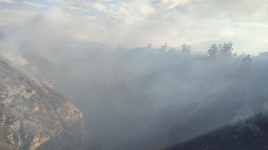 Vista panorámica de la nube que cubra una parte de Puembo, Quito, el 31 de agosto de 2023. 