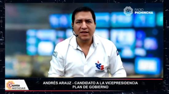 El candidato Andrés Arauz en entrevista en Radio Pichincha, el 4 de septiembre de 2023.