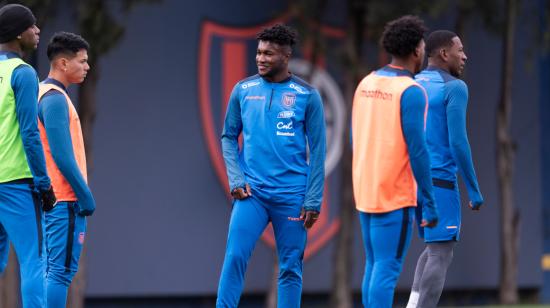 José Cifuentes, de la selección de Ecuador, durante el entrenamiento en el complejo de San Lorenzo de Almagro en Buenos Aires.