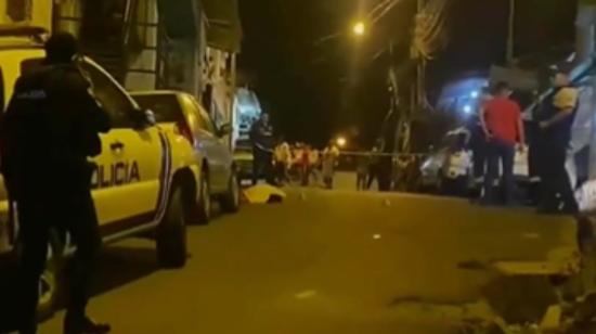 Personal policial en la Isla Trinitaria, en el sur de Guayaquil, el 4 de septiembre de 2023.