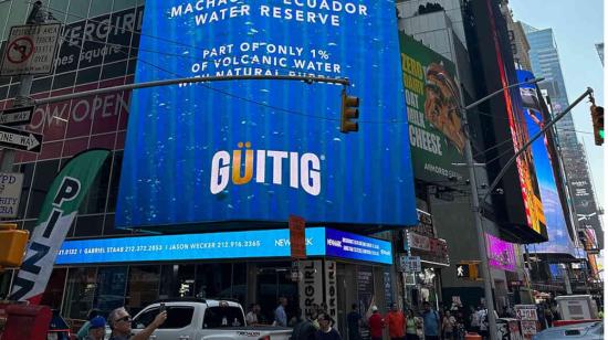 Publicidad de Güitig apareció en Times Square el 6 de septiembre de 2023.