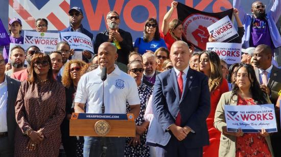 Eric Adams, alcalde de Nueva York, habla en un acto oficial de la ciudad.