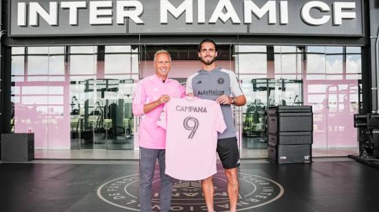 Leonardo Campana junto con el director deportivo del Inter Miami, el 15 de septiembre de 2023.