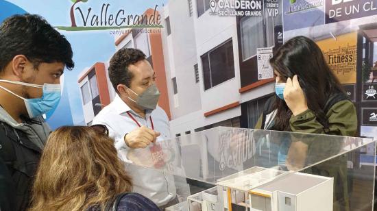 Imagen referencial de la feria de  vivienda Clave, abril de 2022, en Quito.