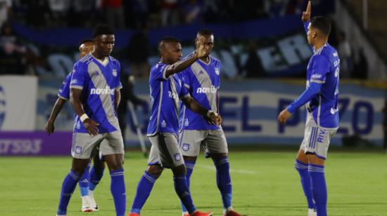 Los jugadores de Emelec festejan un gol ante El Nacional, en el Atahualpa, el 16 de septiembre de 2023.