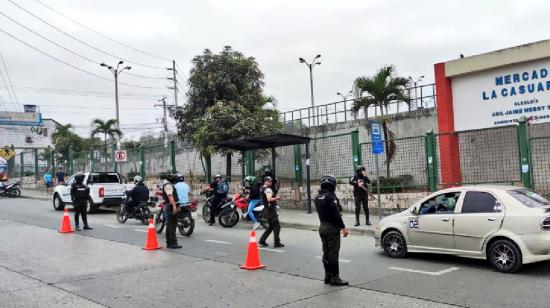 Imagen referencial sobre un operativo policial en Guayaquil el 11 de septiembre de 2023.