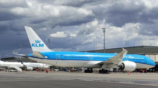 Imagen de un avión de KLM en Quito, en 2022. 