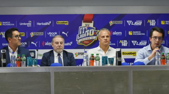 Directivos de LDU en la rueda de prensa de la carrera 10k.