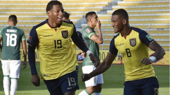 Gonzalo Plata y Carlos Gruezo en el partido ante Bolivia.