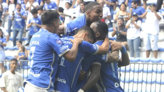 Los jugadores de Emelec celebran en el partido ante Mushuc Runa, el 23 de septiembre de 2023.