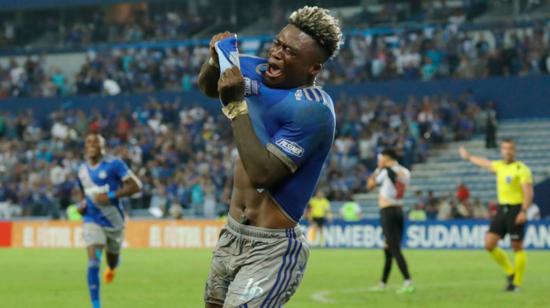 Edgar Lastre, durante un partido con Emelec en el estadio George Capwell.