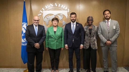 La directora del FMI, Kristalina Georgieva, junto al ministro de Economía, Pablo Arosemena (d), en septiembre de 2022.