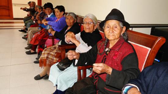 Adultos mayores en una casa de acogida en 2022.