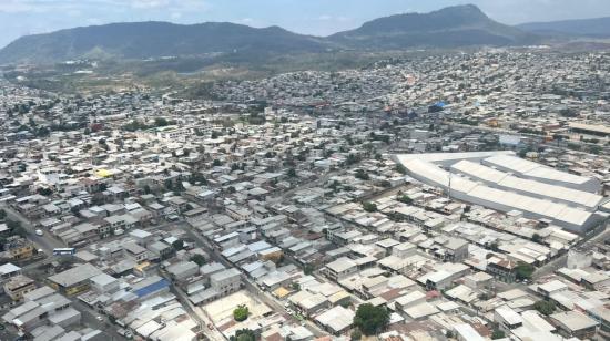 Vista de Lomas de la Florida y del circuito Nueva Prosperina, en el noroeste de Guayaquil. 