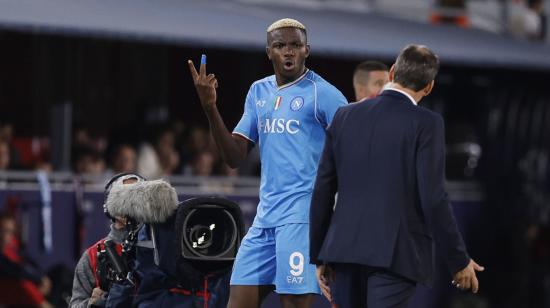 Victor Osimhen, molesto con su entrenador por el cambio, durante el partido ante Bologna el pasado 24 de septiembre de 2023.