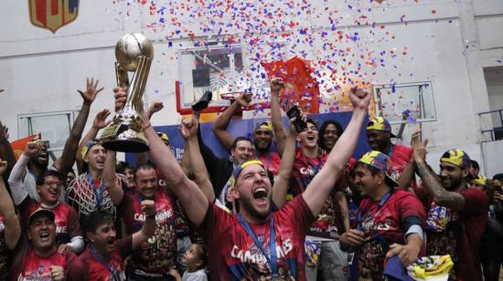 Club Leones festejando el campeonato.