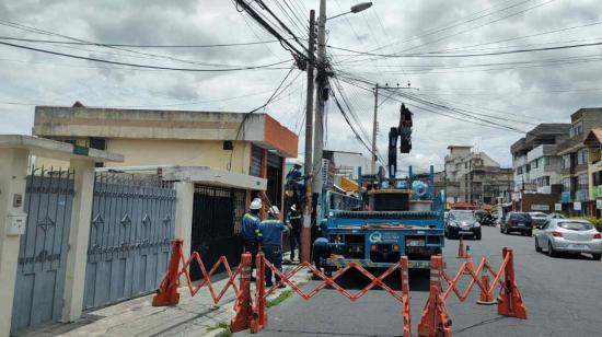 Trabajadores de la Empresa Eléctrica Quito en Carcelén, 26 de septiembre de 2023.