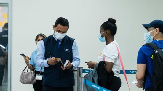 Imagen referencial del control en aeropuerto de Guayaquil.