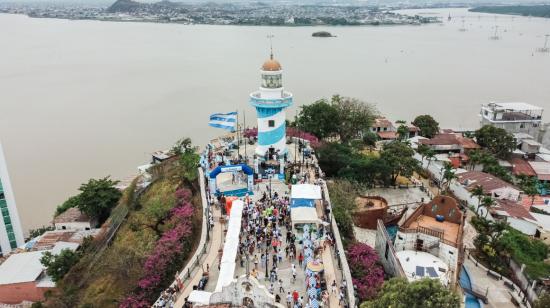 Imagen referencial. Panorámica del cerro Santa Ana en Guayaquil, el 24 de septiembre de 2023. 