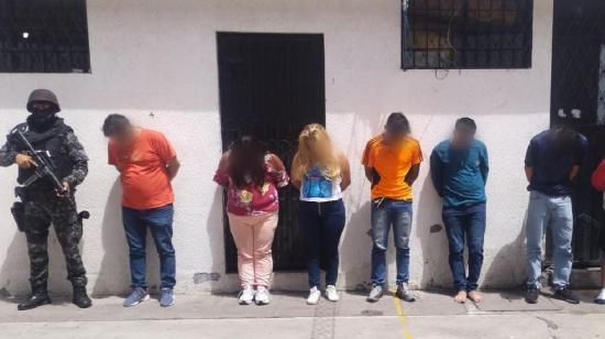 Detenidos en operativo policial en Riobamba el 28 de septiembre de 2023.