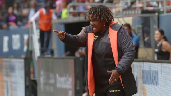 Wendy Villón, entrenadora de Barcelona SC Femenino, durante la final de vuelta ante Dragonas IDV.