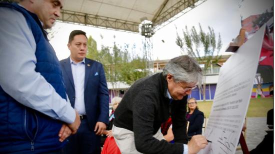 El presidente Guillermo Lasso en un evento en Cuenca el 3 de octubre de 2023.