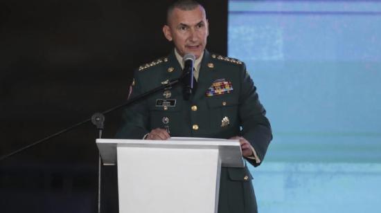 El comandante del ejército de Colombia, general Luis Ospina, pidió perdón a familiares de 19 civiles asesinados por soldados para presentarlos como guerrilleros, el 3 de octubre de 2023 en Bogotá.