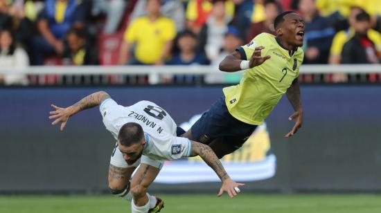 Pervis Estupiñán, durante el duelo ante Uruguay por Eliminatorias, el pasado 12 de septiembre de 2023.