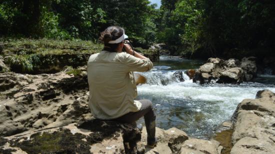 Las tinajas en medio de las montañas y en el río Anzú, en el cantón Mera, están entre las propuestas para combatir el estrés.
