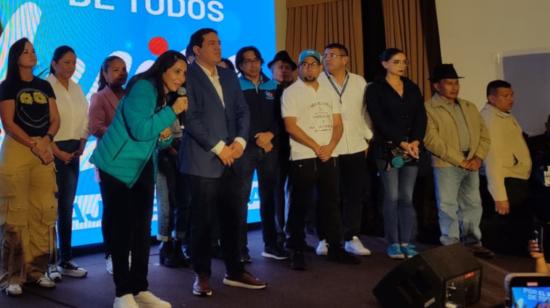 Luisa González, junto a Andrés Arauz, aceptaron la derrota en las elecciones presidenciales, el 15 de octubre de 2023, en Quito.