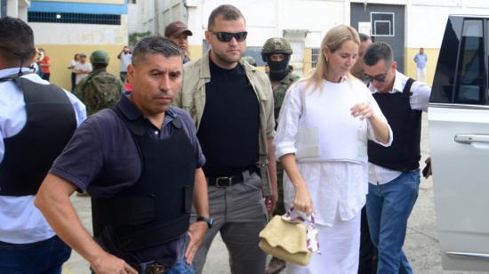 Lavina Valbonesi, esposa del presidente electo Daniel Noboa, después de votar en las elecciones presidenciales, 15 de octubre de 2023. 