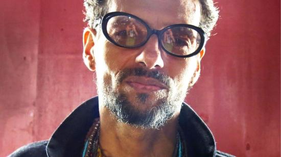 El cantante, compositor, actor y bailarín Draco Rosa celebra 40 años de carrera musical.