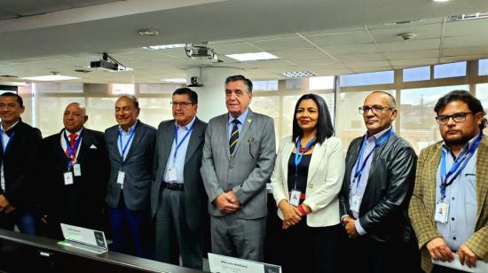 El ministro de Trabajo, Patricio Donoso, con los delegados al Consejo de Salarios.